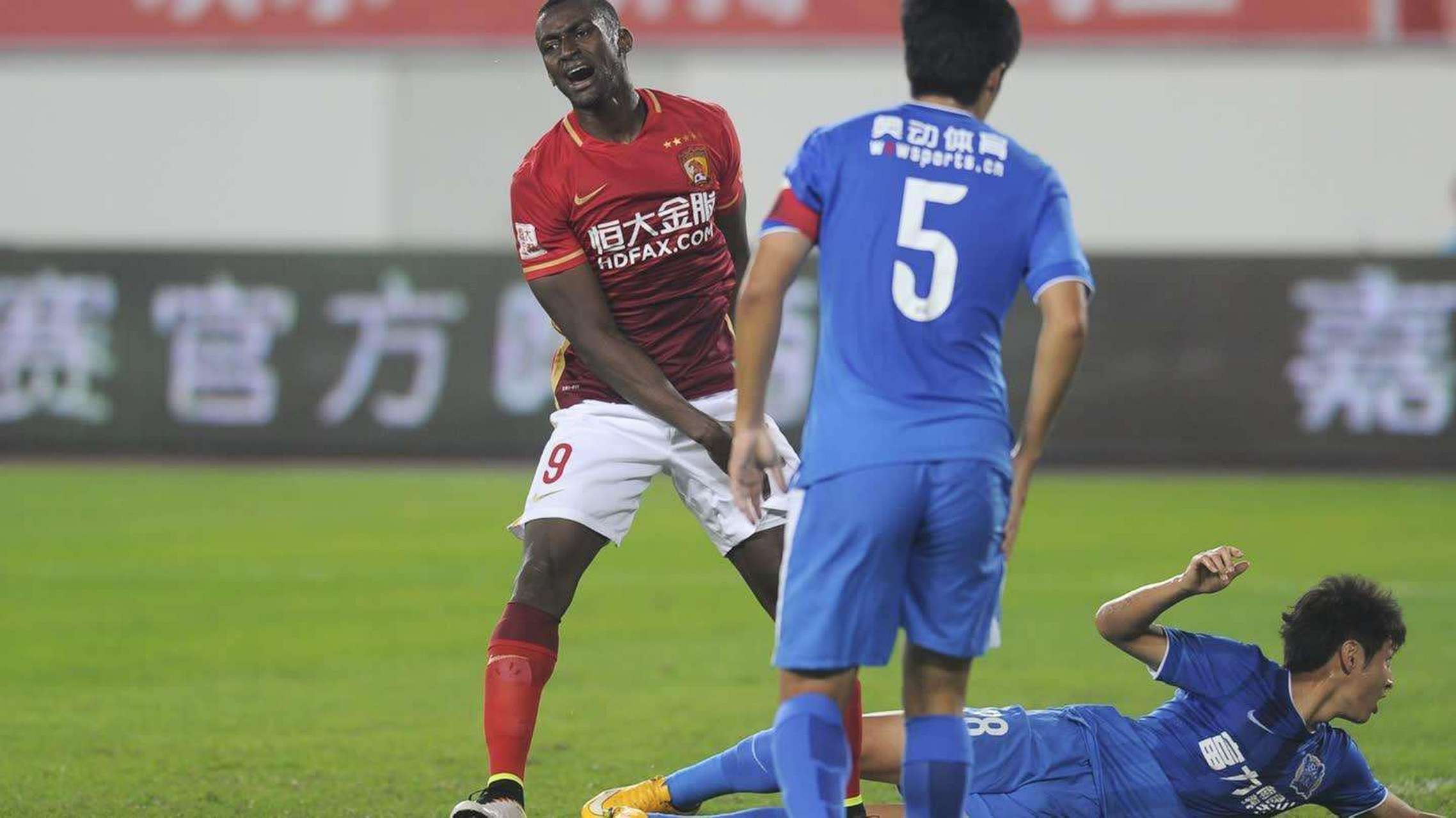 富力门将表现出色，帮助球队逼平恒大的简单介绍