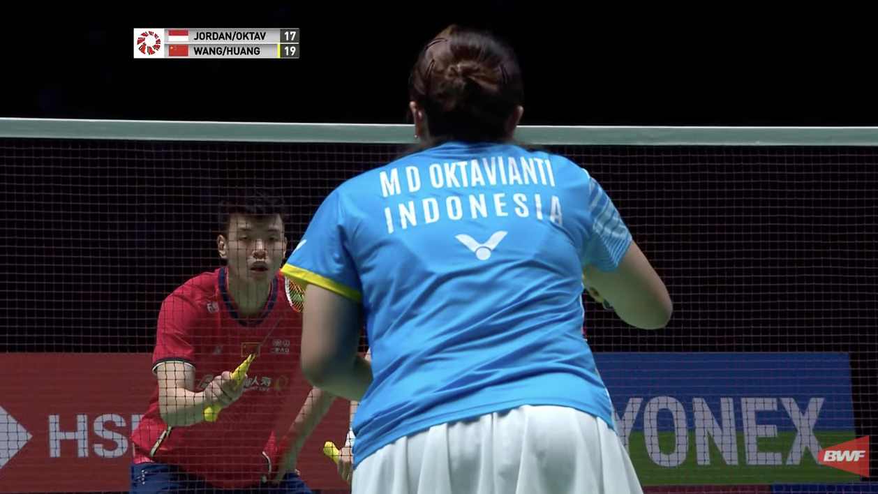 包含印尼队轻取马来西亚队，黄鸭组合扛起全队的词条