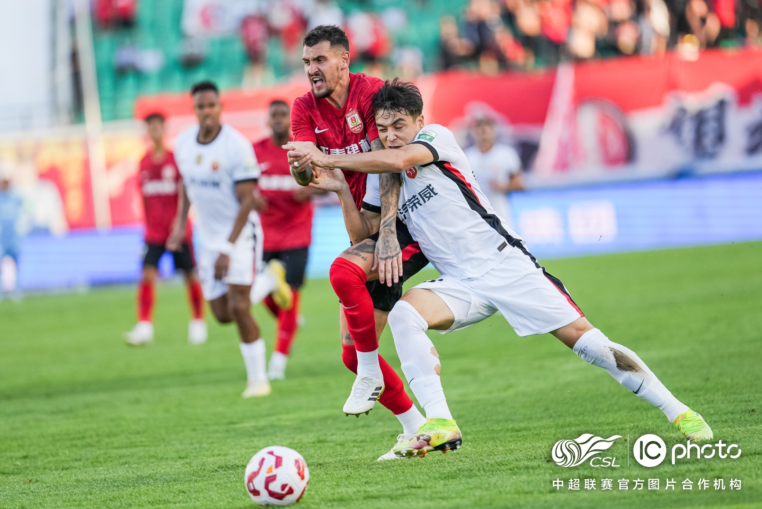 热门赛事：国际球队人气蹿升，赛季瞩目大战的简单介绍