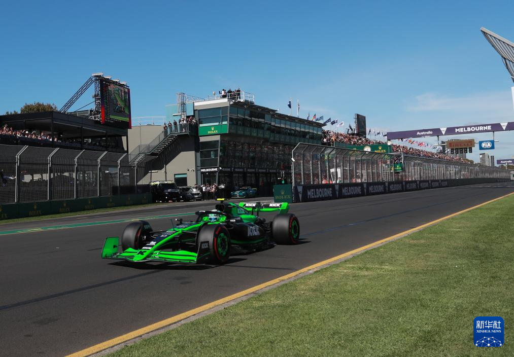 包含红牛二队鏖战索伯车队，塞恩斯扛起全队的词条